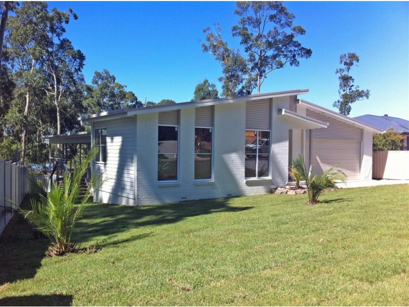 8 Luks Way, Batehaven NSW 2536