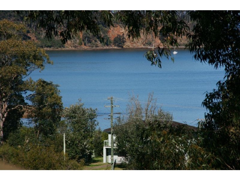 13 Hawks Nest Place, Surfside NSW 2536