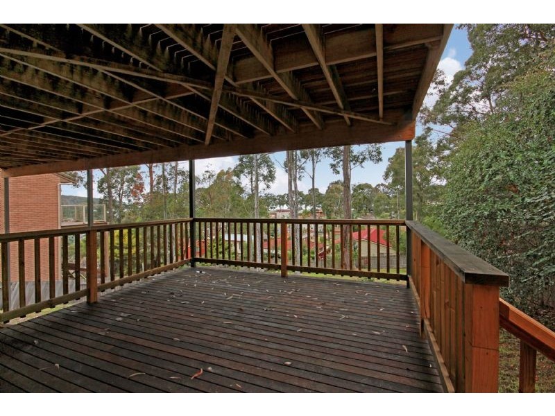 13 Hawks Nest Place, Surfside NSW 2536