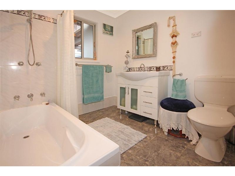 52 Edward Road, Batehaven NSW 2536