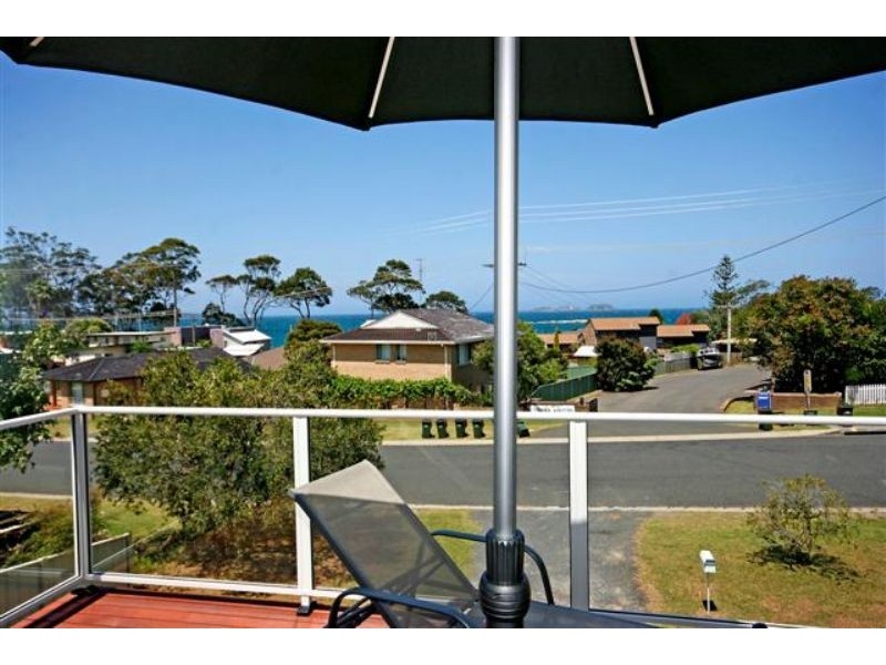 2 Calton Road, Batehaven NSW 2536