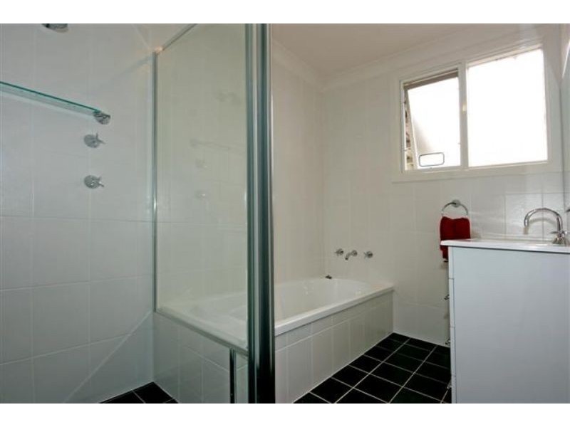 2 Calton Road, Batehaven NSW 2536