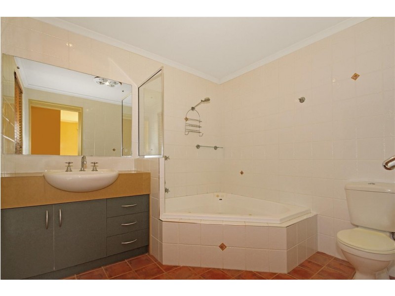 4 Currell Close, Malua Bay NSW 2536