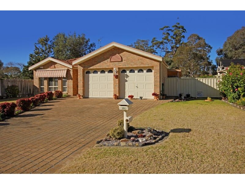 11 Boulder Place, Broulee NSW 2537