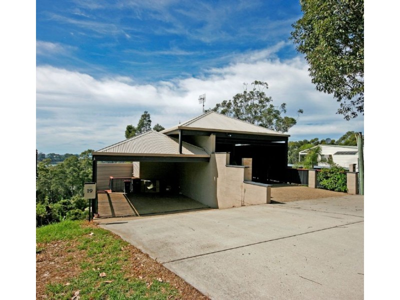 2/19 Derribong Avenue, Catalina NSW 2536