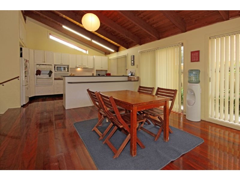 33 Bronte Crescent, Sunshine Bay NSW 2536