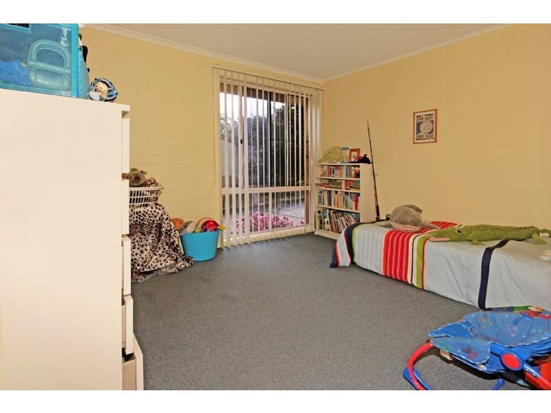 33 Bronte Crescent, Sunshine Bay NSW 2536