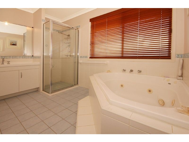 75 Grantham Road, Batehaven NSW 2536