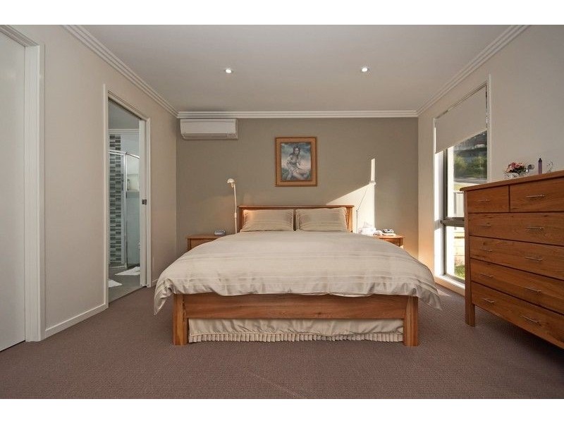 6 Bowerbird Place, Malua Bay NSW 2536