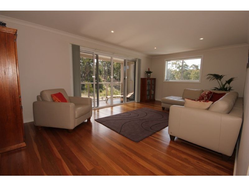 10 Bowerbird Place, Malua Bay NSW 2536