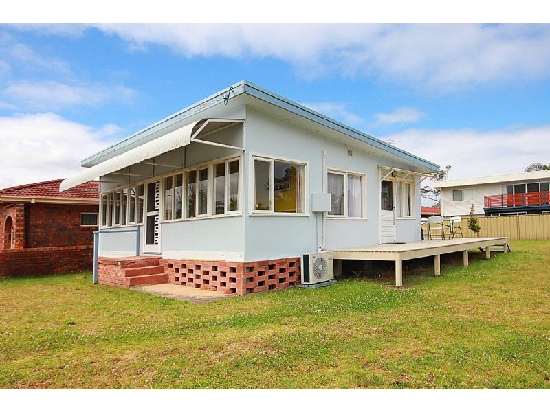38 Wallaringa Street, Surfside NSW 2536