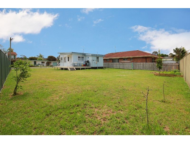 38 Wallaringa Street, Surfside NSW 2536