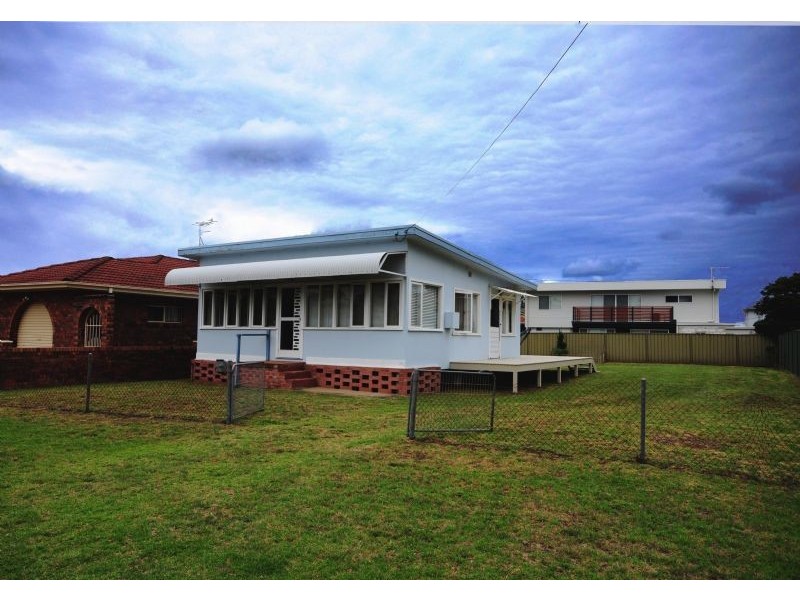 38 Wallaringa Street, Surfside NSW 2536