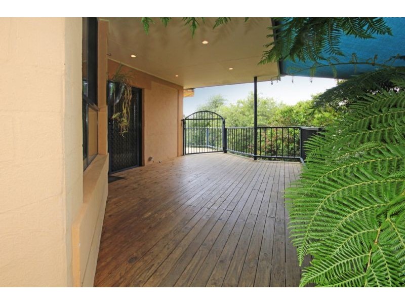 11 Lawson Place, Sunshine Bay NSW 2536