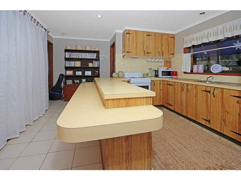 10 Christopher Crescent, Batehaven NSW 2536