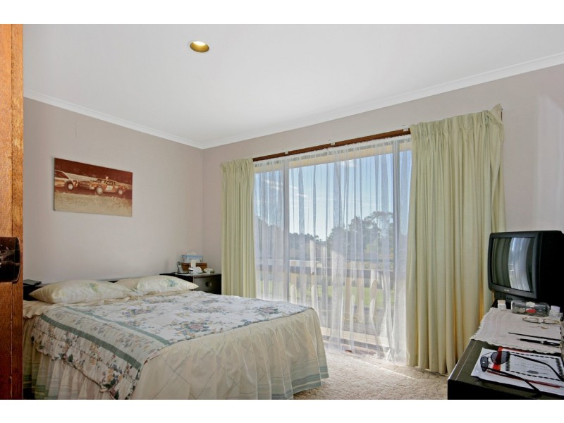 10 Christopher Crescent, Batehaven NSW 2536