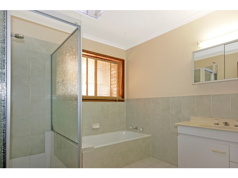 10 Christopher Crescent, Batehaven NSW 2536