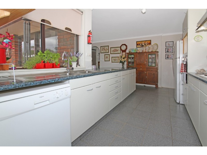 83 Karoola Crescent, Surfside NSW 2536