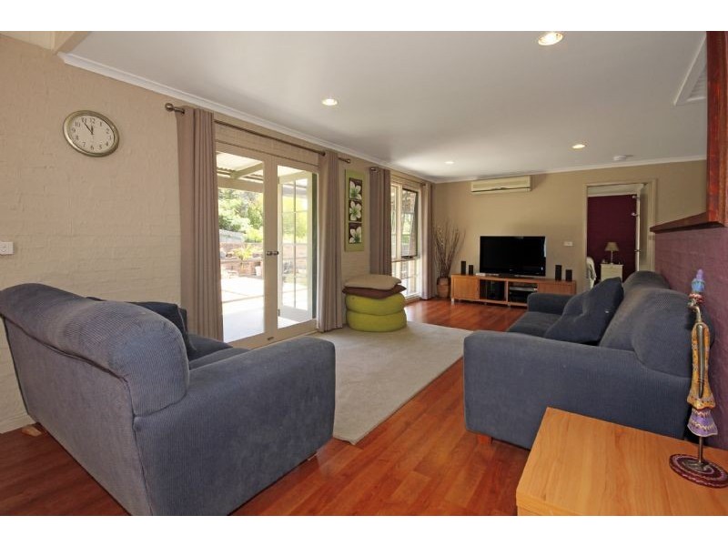 29 Eric Fenning Drive, Surf Beach NSW 2536