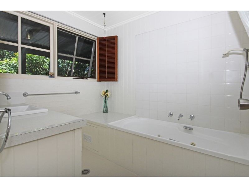 29 Eric Fenning Drive, Surf Beach NSW 2536