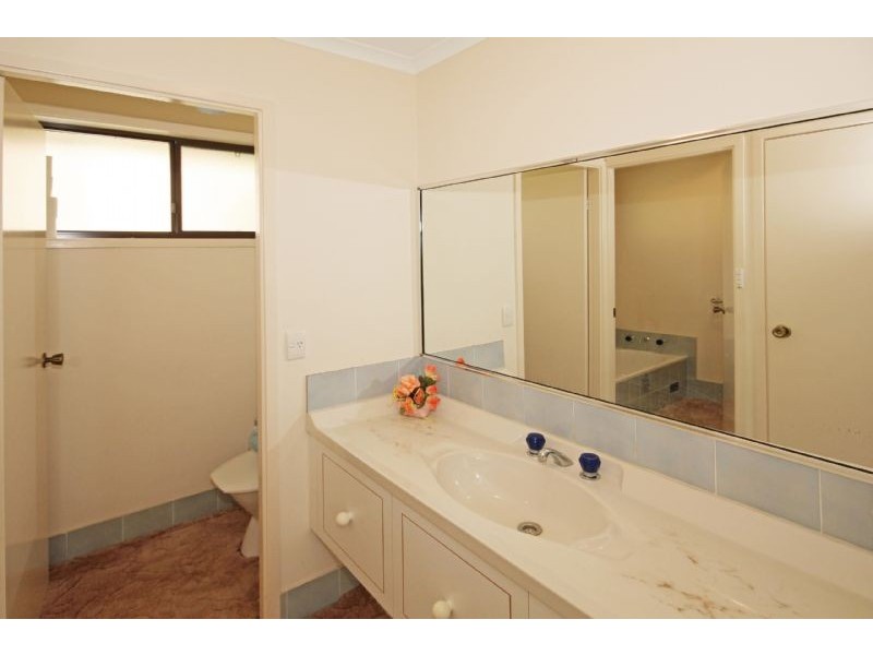 72 Cook Avenue, Surf Beach NSW 2536