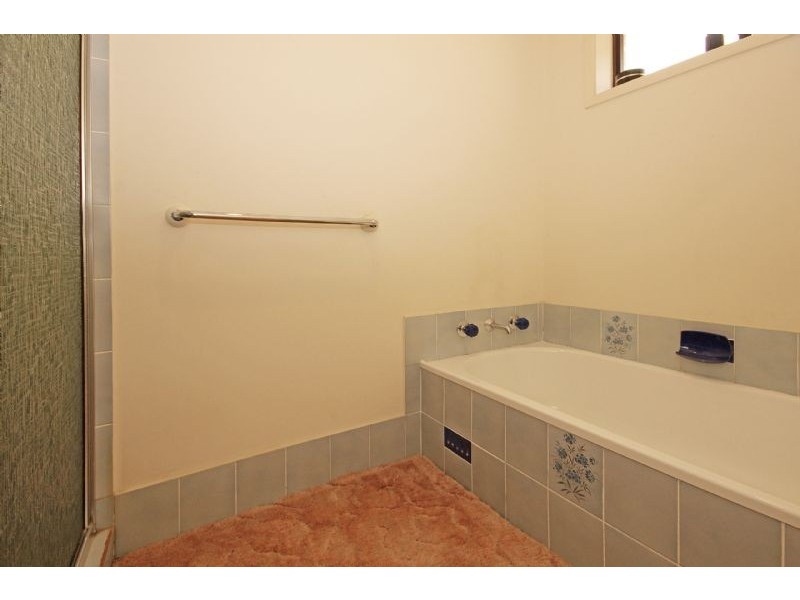 72 Cook Avenue, Surf Beach NSW 2536