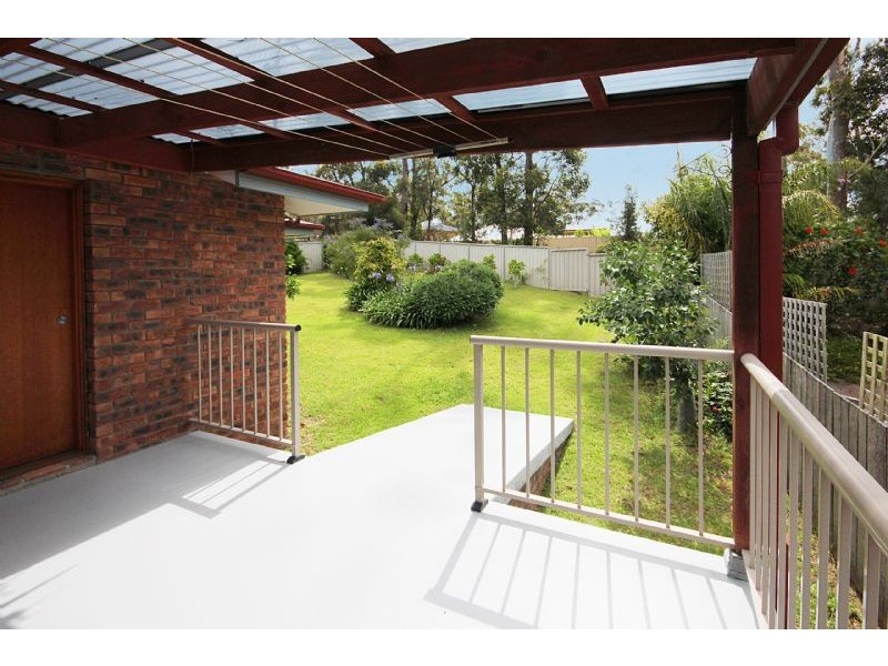 8 Poole Place, Sunshine Bay NSW 2536