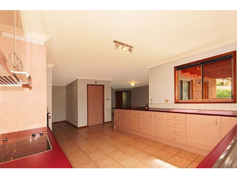 8 Poole Place, Sunshine Bay NSW 2536