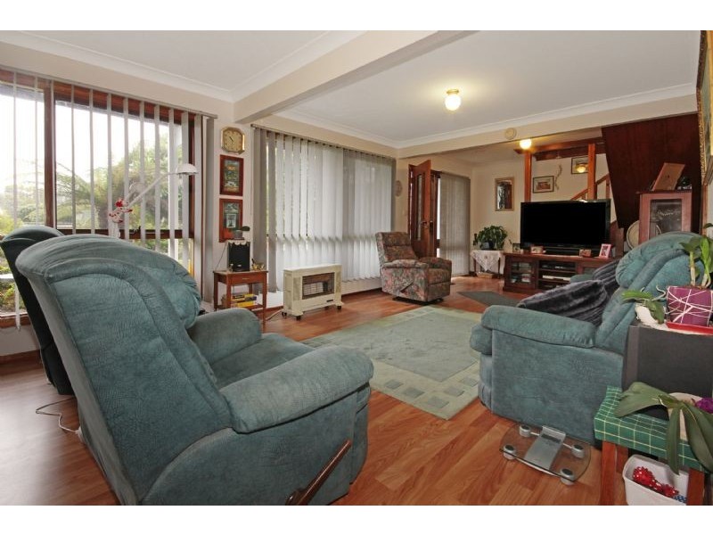 7 Barton Parade, Tomakin NSW 2537