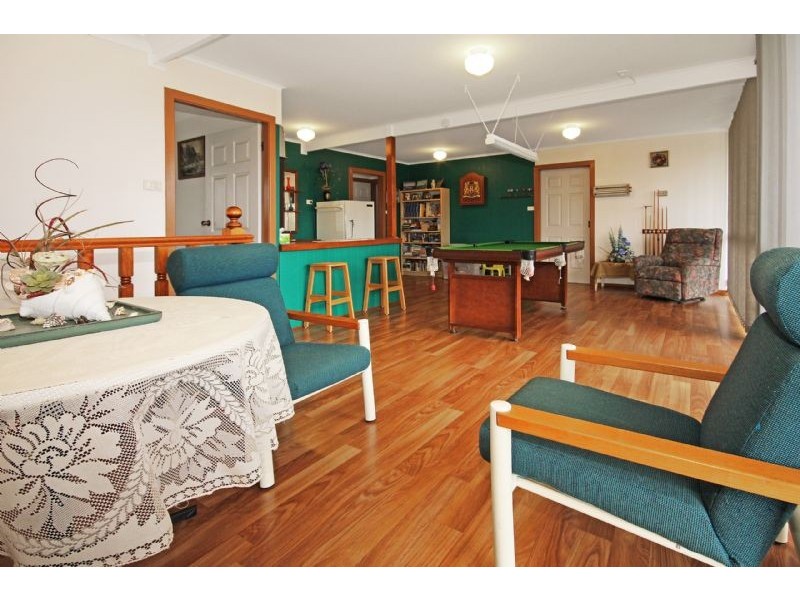 7 Barton Parade, Tomakin NSW 2537