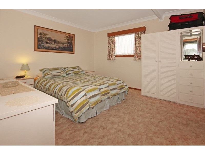 7 Barton Parade, Tomakin NSW 2537