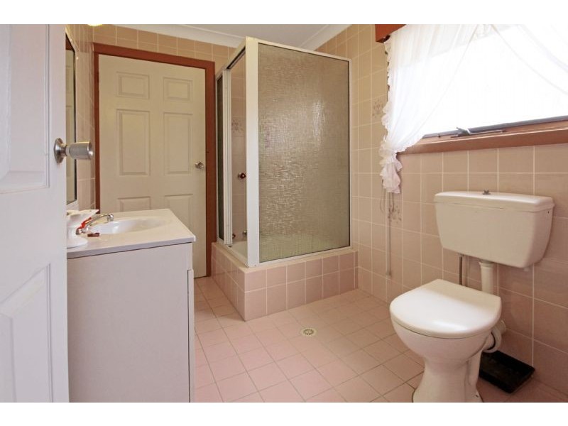 7 Barton Parade, Tomakin NSW 2537