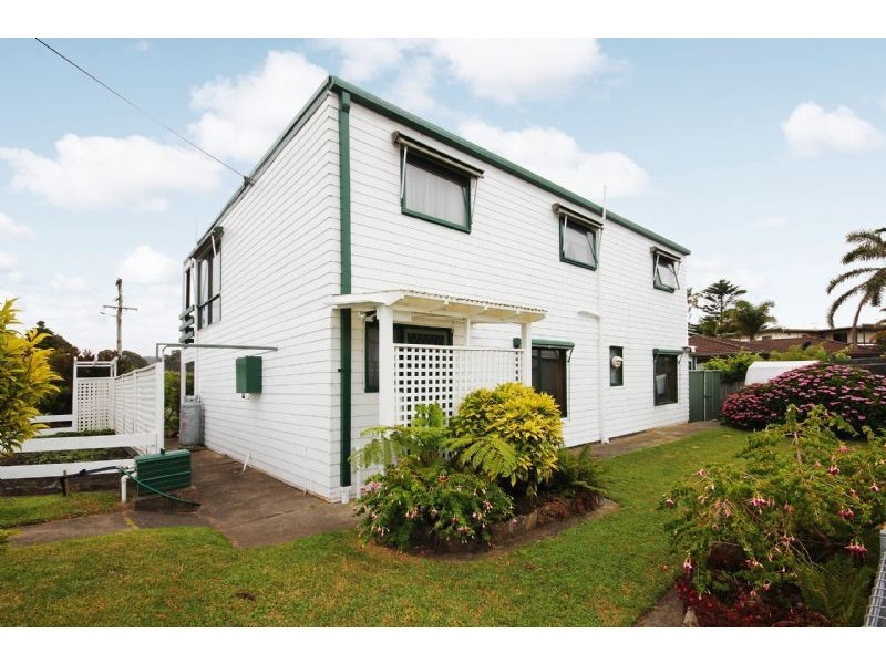 7 Barton Parade, Tomakin NSW 2537