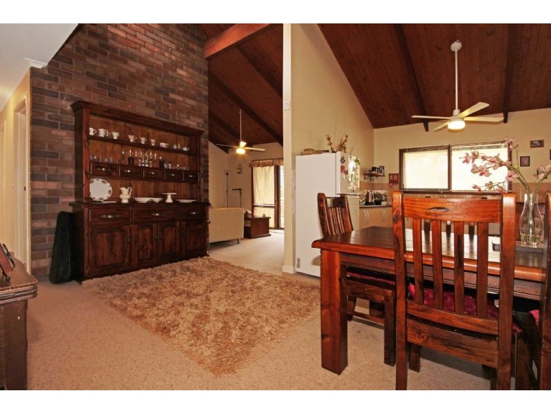 9 Beauty Crescent, Surfside NSW 2536