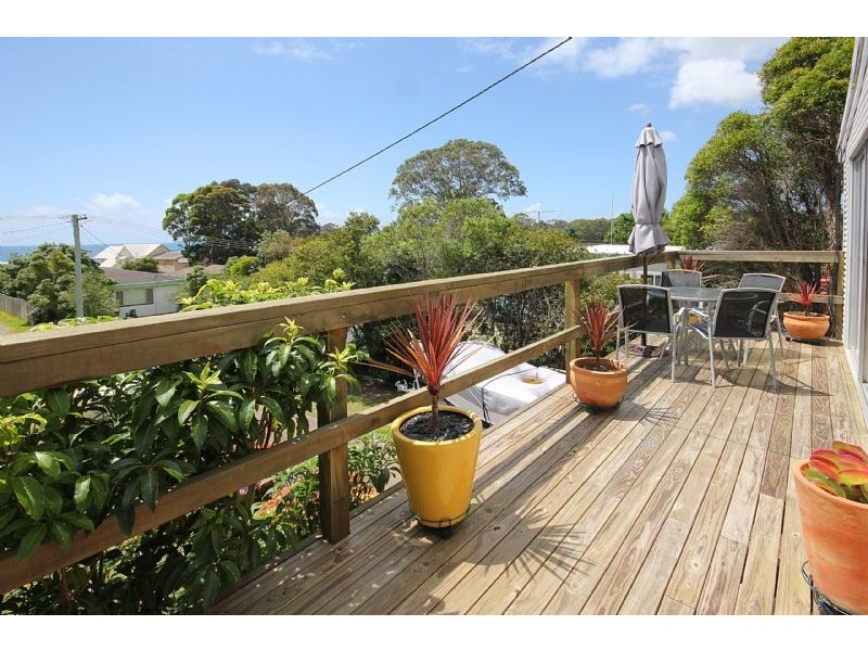 8 Marjorie Crescent, Batehaven NSW 2536