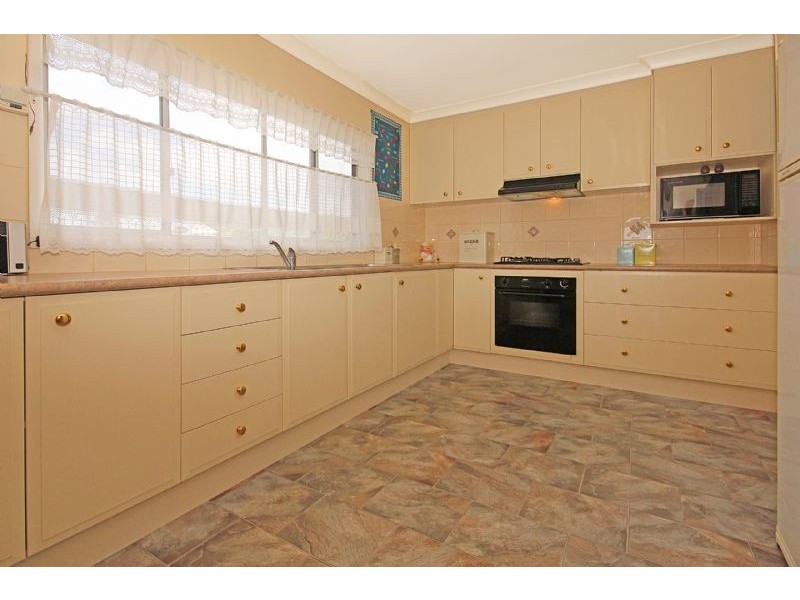 8 Marjorie Crescent, Batehaven NSW 2536