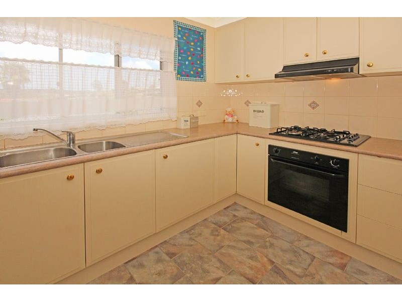 8 Marjorie Crescent, Batehaven NSW 2536