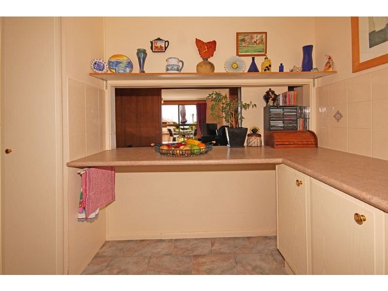 8 Marjorie Crescent, Batehaven NSW 2536