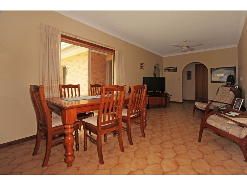 8 Burkes Way, Denhams Beach NSW 2536