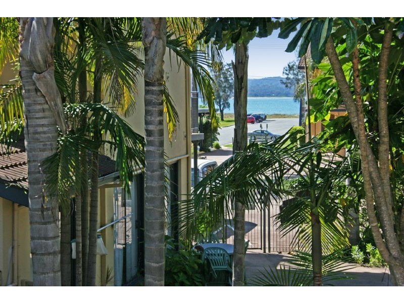 18 Matthew Parade, Batehaven NSW 2536