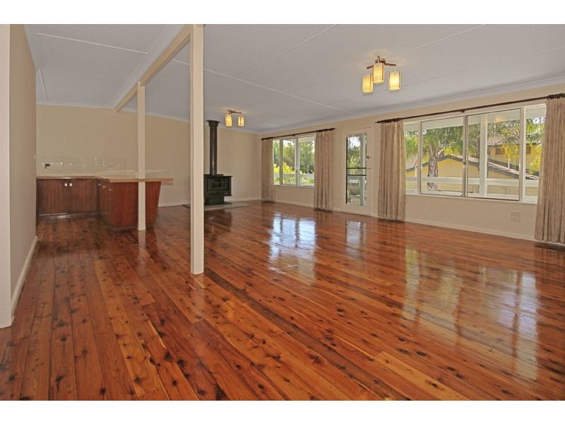 18 Matthew Parade, Batehaven NSW 2536