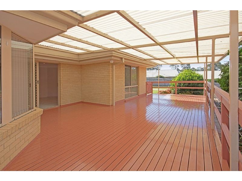 8 Wentworth Avenue, Sunshine Bay NSW 2536