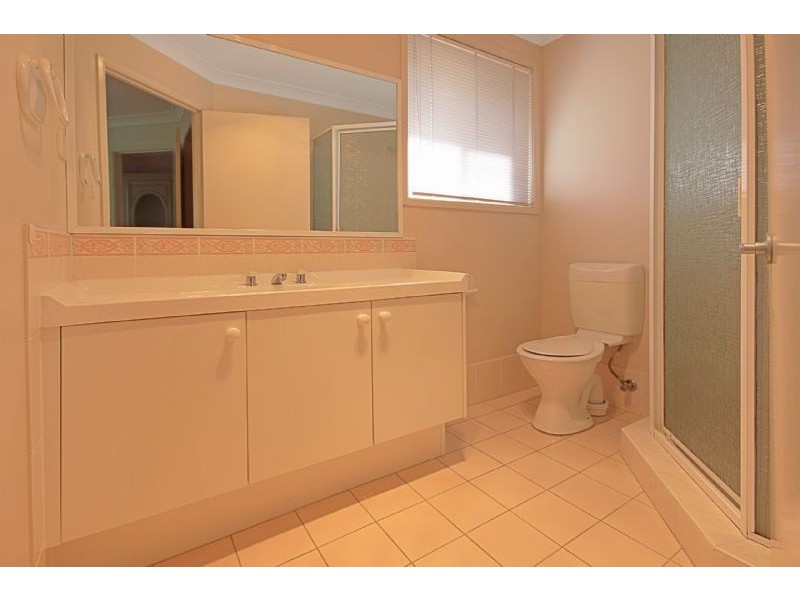 8 Wentworth Avenue, Sunshine Bay NSW 2536