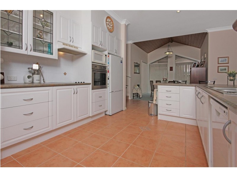 29 Thomas Mitchell Crescent, Sunshine Bay NSW 2536