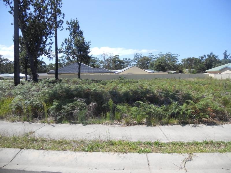6  Caitlin Crescent, Broulee NSW 2537
