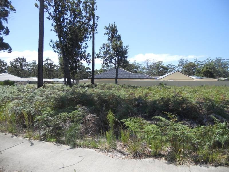 6  Caitlin Crescent, Broulee NSW 2537