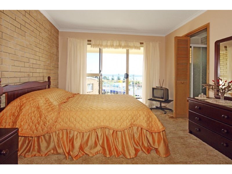 4/10 Corrigan Crescent, Batehaven NSW 2536