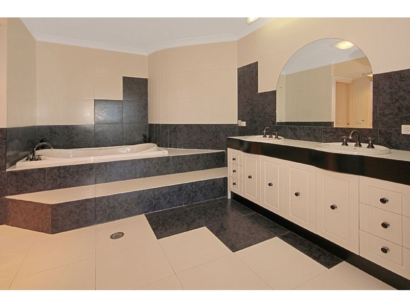 12 Blaxland Crescent, Sunshine Bay NSW 2536