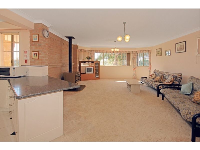 12 Blaxland Crescent, Sunshine Bay NSW 2536