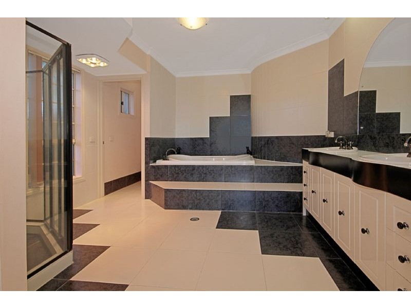 12 Blaxland Crescent, Sunshine Bay NSW 2536